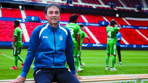 El entrenador Imanol Arregui, ayer en la presentación del equipo en El Sadar