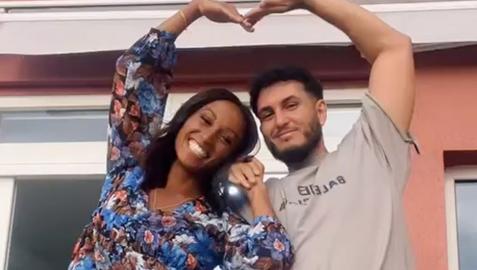 Ana Peleteiro y Omar Montes, en un fotograma del vídeo