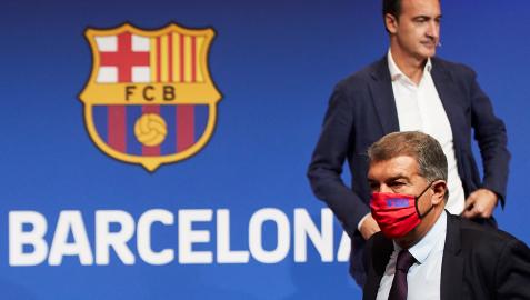 El director general del FC Barcelona, Ferran Reverter y el presidente de la entidad, Joan Laporta, durante la presentación de los resultados de la auditoría al club