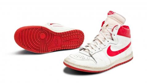 Las Nike Air Ships blancas y rojas que sacará a subasta Sotheby's