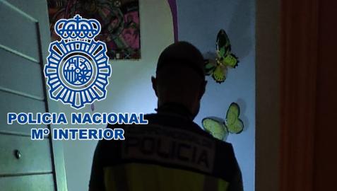 La Policía Nacional investiga los hechos
CEDIDO POR LA POLICÍA NACIONAL
08/10/2021 Agente de la Policía Nacional