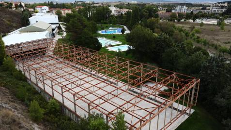 La estructura metálica inacabada que ahora se cubrirá