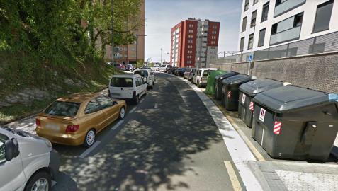 Los hechos han ocurrido sobre la una de la madrugada en la calle Bertsolari Txirrita de Altza