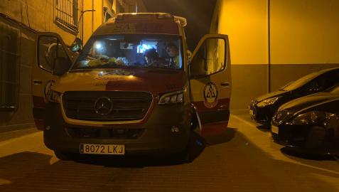 La ambulancia del Samur, en el lugar donde se localizó al fallecido