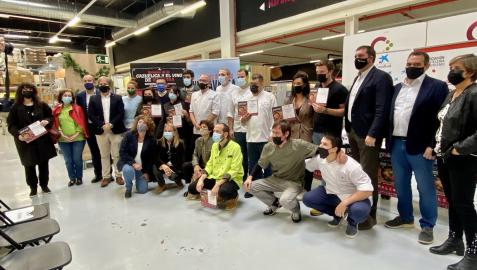 Foto de familia de los galardonados en la XX Semana de la Cazuelica y el Vino D.O. Navarra Foto de familia de los galardonados en la XX Semana de la Cazuelica y el Vino D.O. Navarra