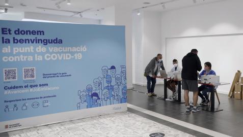 Punto de vacunación sin cita previa en el centro comercial de Glòries en Barcelona