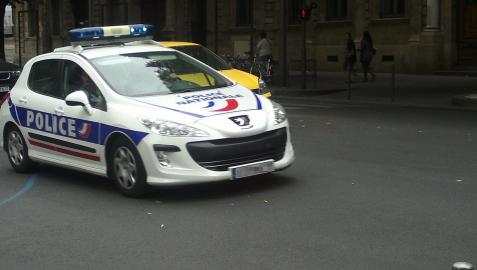 Coche patrulla de la Policía francesa