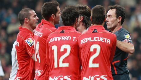 Pandiani, Josetxo, Juanfran y Azpilicueta piden explicaciones a Pérez Burrull en aquel partido de 2009 en el Santiago Bernabéu