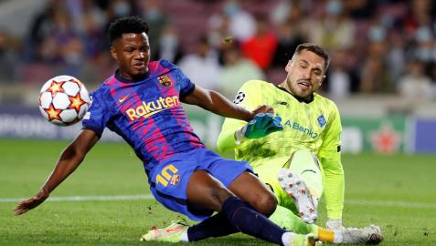 Ansu Fati, en una acción del partido de este miércoles disputado entre el F.C. Barcelona y el Dinamo de Kiev