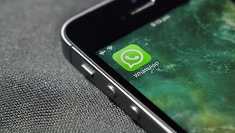 whatsapp-g75a9fe7a6_1920 Tras la caída a nivel mundial que se produjo este mes, WhatsApp quiere seguir ofreciendo mejoras a los usuarios.