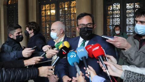 Los vicepresidentes José Mari Aierdi (Geroa Bai) y Javier Remírez (PSN), tras la reunión con Bildu Los vicepresidentes José Mari Aierdi (Geroa Bai) y Javier Remírez (PSN), tras la reunión con Bildu