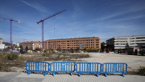 Explanada en la que los aficionados de Osasuna fueron multados el pasado viernes por aparcar sus coches