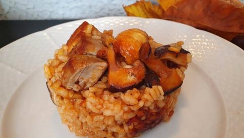Arroz con costillas de cerdo, setas y castañas Arroz con costillas de cerdo, setas y castañas