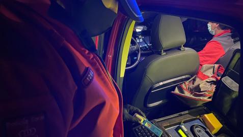Una patrulla de la Policía Foral realizando pruebas de alcohol y drogas