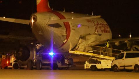 AvionMallorca El avión de la Royale Air Marroc tras aterrizar de urgencia en el aeropuerto de Palma de Mallorca