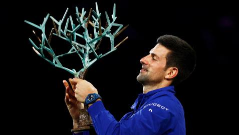 Djokovic levanta el título en París Bercy Djokovic levanta el título en París Bercy