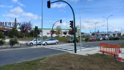 Los nuevos semáforos, en el acceso a La Morea