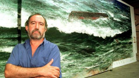 JNiebla Josep Niebla en una imagen anterior ante su obra mural 'Patera'