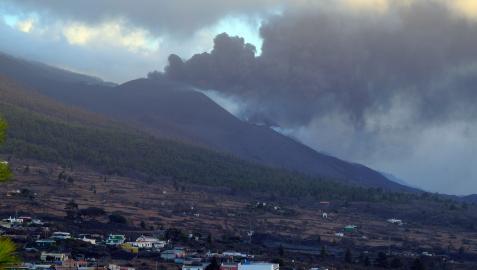 Una de las bocas eruptivas del volcán de Cumbre Vieja, a 7 de noviembre de 2021