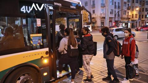 Un chófer de la línea 4 de villavesa fue quien encontró la cartera extraviada