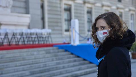 DAyuso La presidenta de la Comunidad de Madrid, Isabel Díaz Ayuso, a su llegada a la eucaristía con motivo del Día de la Virgen de la Almudena, el 9 de noviembre