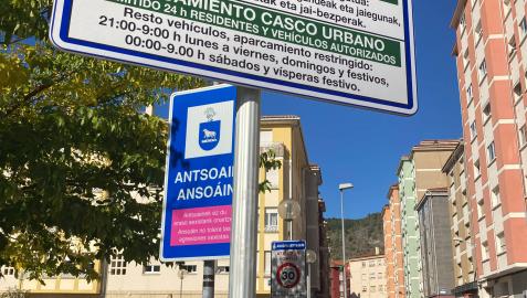 Cartel en Arturo Campión que anuncia la zona restringida