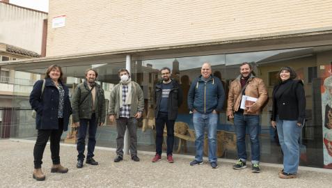 De izda. a dcha., los arqueólogos Mari Cruz Pérez Omeñaca, Juanjo Bienes Calvo, José Ángel García Serrano, Carlos García Benito, Óscar Sola Torres, Héctor Arcusa Magallón y Marta Gómara Miramón De izda. a dcha., los arqueólogos Mari Cruz Pérez Omeñaca, Juanjo Bienes Calvo, José Ángel García Serrano, Carlos García Benito, Óscar Sola Torres, Héctor Arcusa Magallón y Marta Gómara Miramón