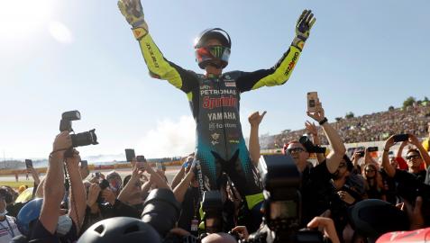 El piloto italiano Valentino Rossi en el circuito Ricardo Tormo de Cheste (Valencia) donde se despide de su etapa profesional El piloto italiano Valentino Rossi en el circuito Ricardo Tormo de Cheste (Valencia) donde se despide de su etapa profesional