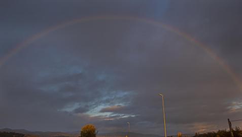 El cielo ya estaba este domingo encapotado en buena parte de Navarra, como se ve en esta imagen de Ayegui