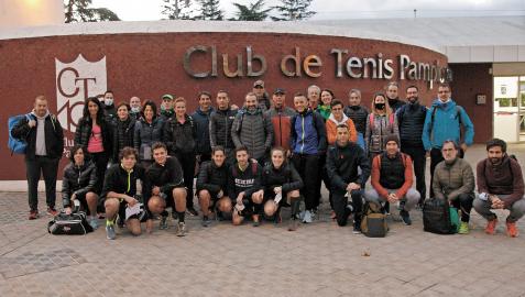 tenis behobia san sebastian Esta treintena de deportistas madrugó para poder viajar a Behobia con el autobús del Club de Tenis Pamplona