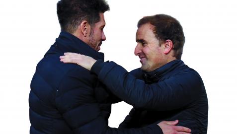 Simeone y Arrasate se saludan antes del Atlético-Osasuna disputado en la temporada 2019-20 Simeone y Arrasate se saludan antes del Atlético-Osasuna disputado en la temporada 2019-20
