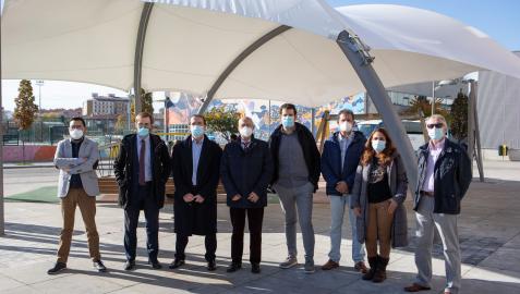 En el centro el consejero Ciriza y alcalde de Villava Mikel Oteiza durante la visita a las dos obras realizadas en la localidad. En el centro el consejero Ciriza y alcalde de Villava Mikel Oteiza durante la visita a las dos obras realizadas en la localidad.