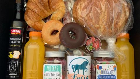 A tu puerta Un ejemplo de una de las cajas de desayuno que realiza A tu puerta