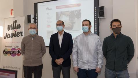 n Villa Javier De izda. a dcha.: Manuel Campillo Meseguer (Tudela Comparte), Javier Fernández Valdivieso (Fundación Caja Navarra), Jorge Crespo Apastegui y Julen Etxebeste González (Unidad Innovación Social Navarra) En Villa Javier De izda. a dcha.: Manuel Campillo Meseguer (Tudela Comparte), Javier Fernández Valdivieso (Fundación Caja Navarra), Jorge Crespo Apastegui y Julen Etxebeste González (Unidad Innovación Social Navarra)