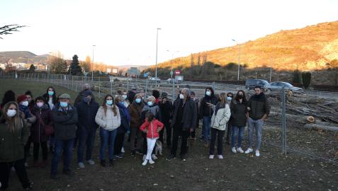 Parte de las personas que acudieron a la concentración Parte de las personas que acudieron a la concentración