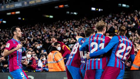 BarcelonaVideo Los jugadores del F.C. Barcelona celebran el tanto de Memphis Depay