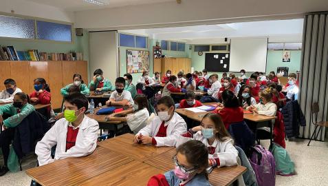 Alumnos de 1º de la ESO del colegio Santísimo Sacramento entrevistan a abuelos sobre sus costumbres navideñas Alumnos de 1º de la ESO del colegio Santísimo Sacramento entrevistan a abuelos sobre sus costumbres navideñas