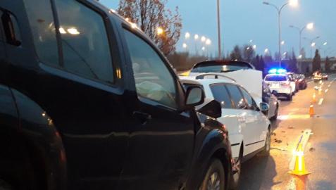 Imagen de algunos de los vehículos implicados en el accidente de tráfico de este miércoles en la PA-30 Imagen de algunos de los vehículos implicados en el accidente de tráfico de este miércoles en la PA-30