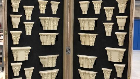 Reproducción en maquetas a escala 1:10 de los capiteles Reproducción en maquetas a escala 1:10 de los capiteles