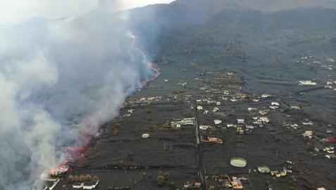 La lava del volcán de La Palma sepulta el cementerio de Las Manchas La lava del volcán de La Palma sepulta el cementerio de Las Manchas