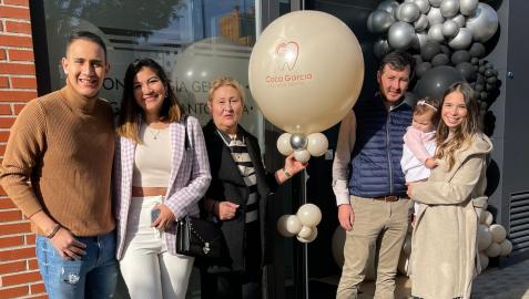 La familia Coca García, en la clínica situada en la avenida Zaragoza. La familia Coca García, en la clínica situada en la avenida Zaragoza.