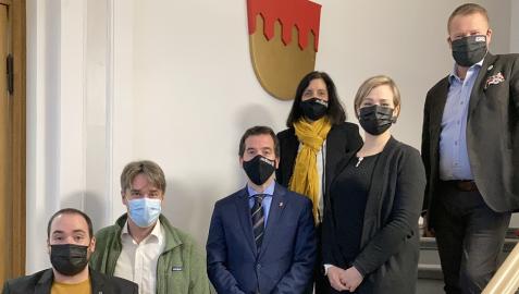 Mikel Irujo en Finlandia El consejero Irujo, Uxue Itoiz y Sergio Pérez, con la delegación finlandesa: Harri Airakksinen (CEO de Business Tampere); Heini Wallander (responsable propuesta EDIH en Business Tampere) y Harri Nieminen (VTT Finland, Centro tecnológico de Finlandia)