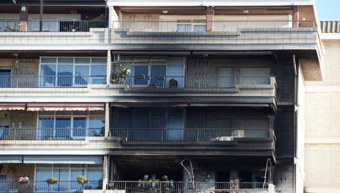 Incendio en una vivienda de Barcelona La vivienda, situada en un séptimo piso