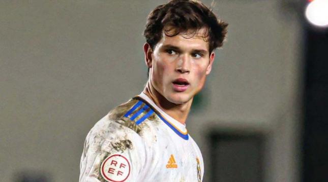 Juan Miguel Latasa Juan Miguel Latasa, delantero del Real Madrid con ascendencia navarra