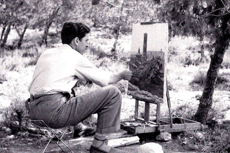 César Muñoz Sola. César Muñoz Sola, pintando al aire libre, en una fotografía realizada hacia 1955.