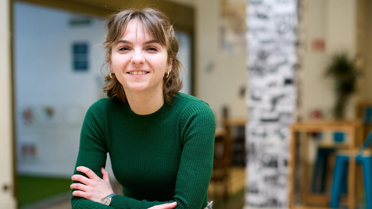 <![CDATA[La música y directora coral Jara Liras, Galardón a la Persona Joven 2026: "Veo el Coro como algo social, de la calle, para la gente"]]>