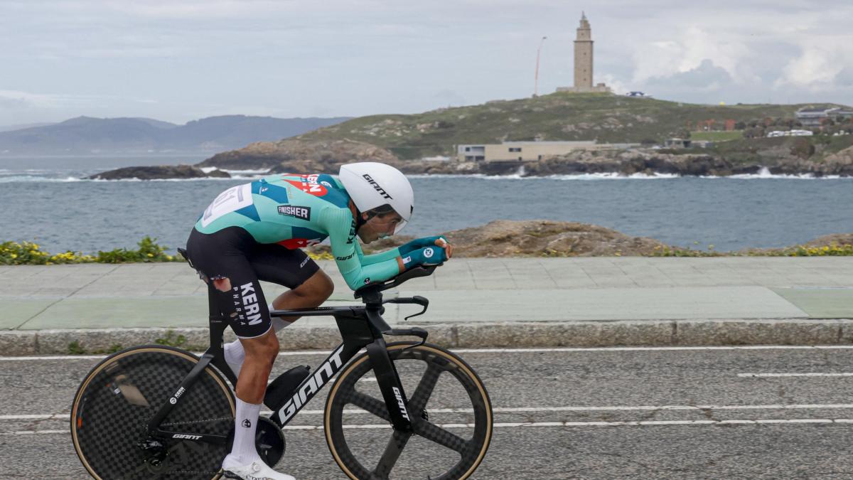 <![CDATA[El navarro Diego Uriarte (Kern Pharma), 14º en la crono de O Gran Camiño pese a una dura caída]]>