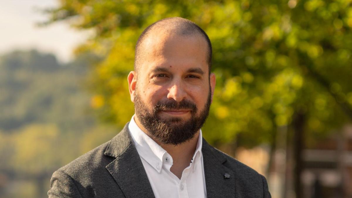 <![CDATA[Ney Arencibia, médico capilar: “El trasplante de cabello en España está al nivel de los mejores del mundo”]]>