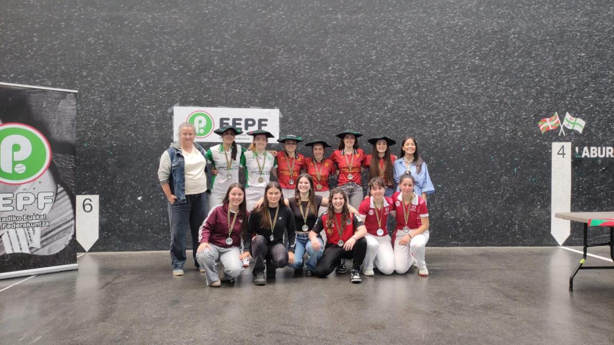 <![CDATA[Navarra revalida su título en el GRABNI de frontón y queda subcampeona en trinquete]]>