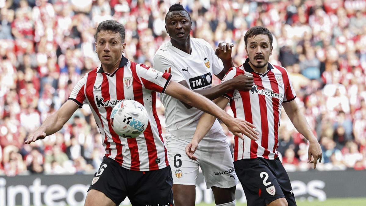 <![CDATA[Sadiq castiga al Athletic y acerca al Valencia a la salvación]]>